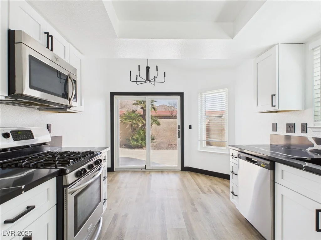 566 Searchlight, Las Vegas, NV 89110