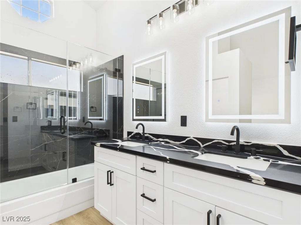 566 Searchlight, Las Vegas, NV 89110