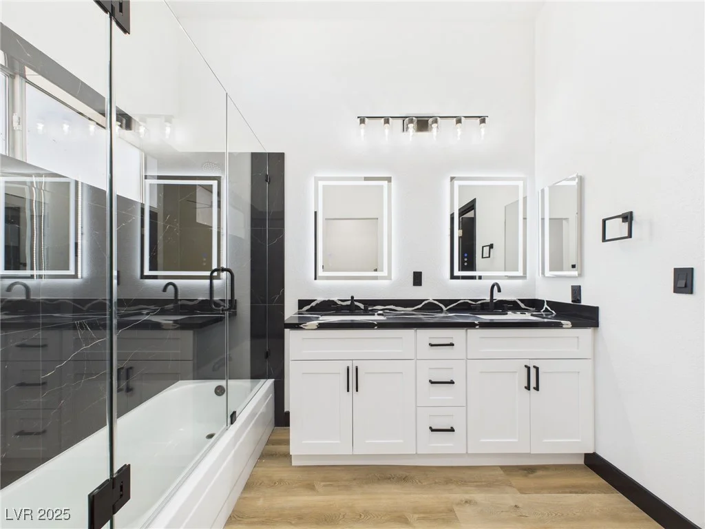 566 Searchlight, Las Vegas, NV 89110