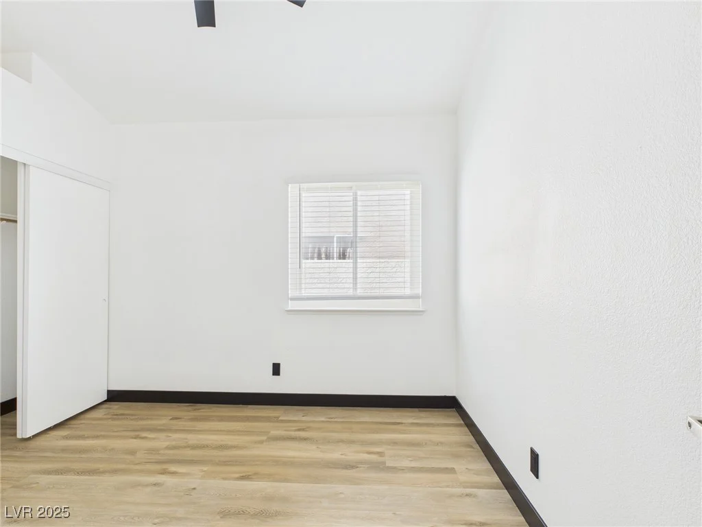 566 Searchlight, Las Vegas, NV 89110