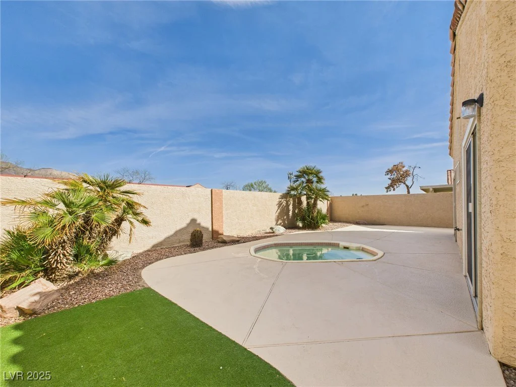 566 Searchlight, Las Vegas, NV 89110