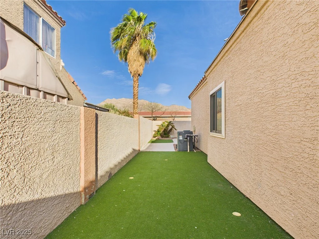 566 Searchlight, Las Vegas, NV 89110
