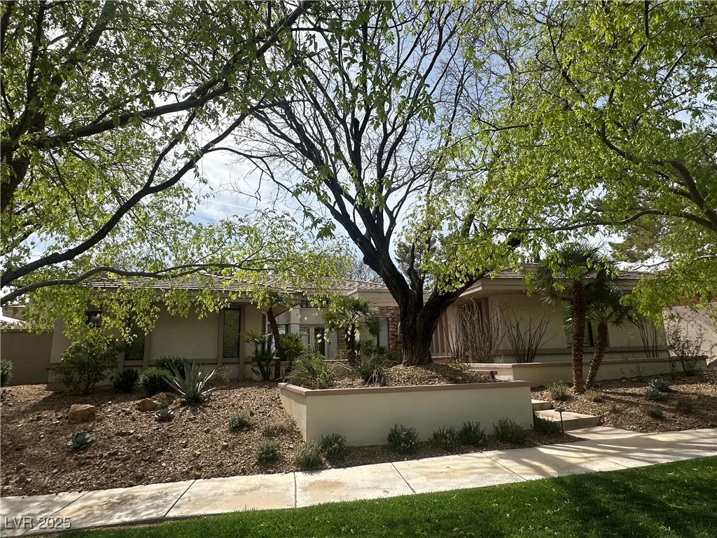 9013 BALD EAGLE, Las Vegas, NV 89134