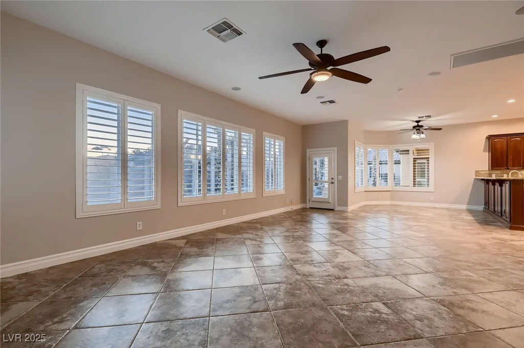 7521 Prancing Pony, Las Vegas, NV 89131