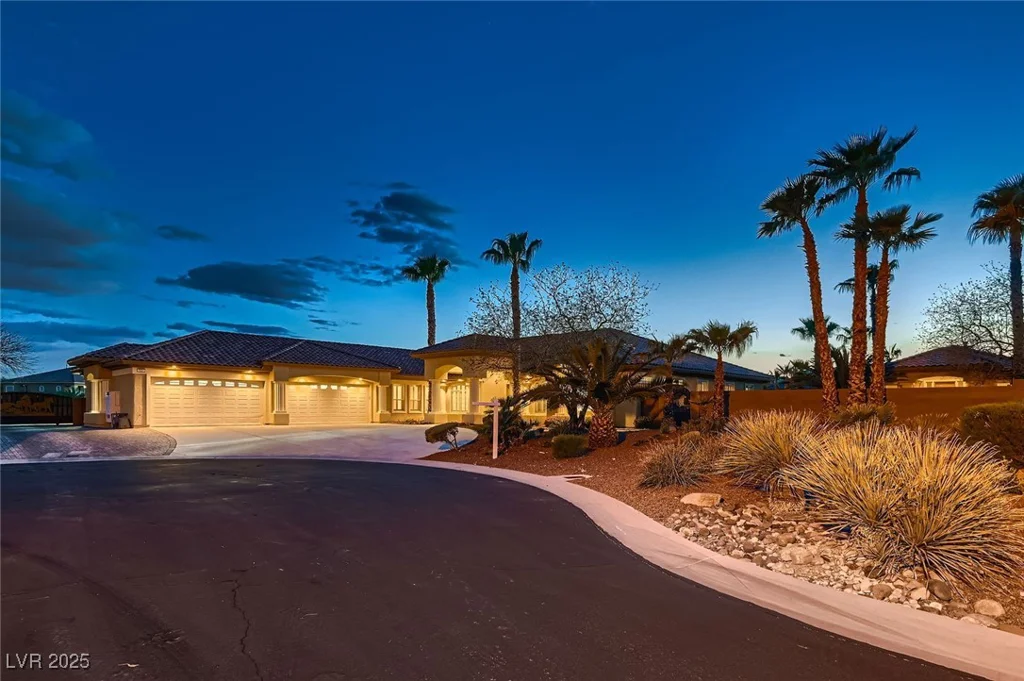 7521 Prancing Pony, Las Vegas, NV 89131
