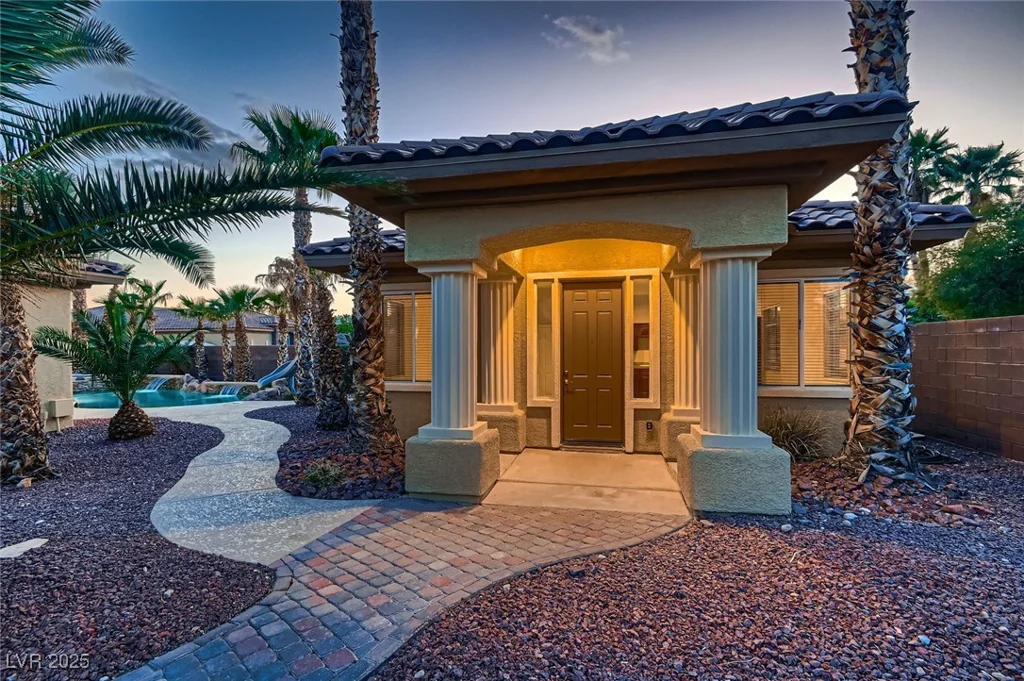 7521 Prancing Pony, Las Vegas, NV 89131
