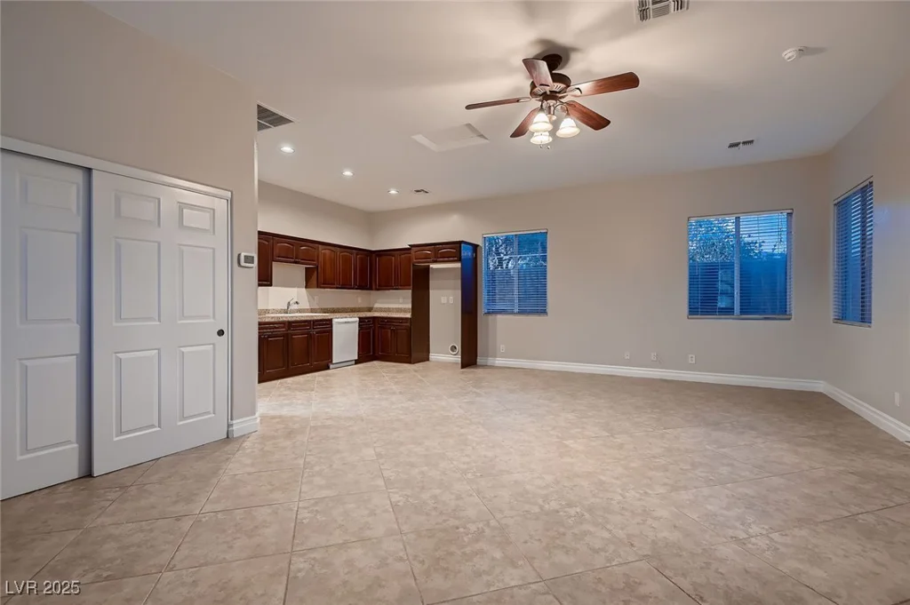 7521 Prancing Pony, Las Vegas, NV 89131