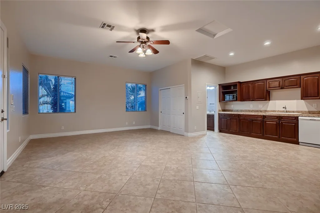 7521 Prancing Pony, Las Vegas, NV 89131