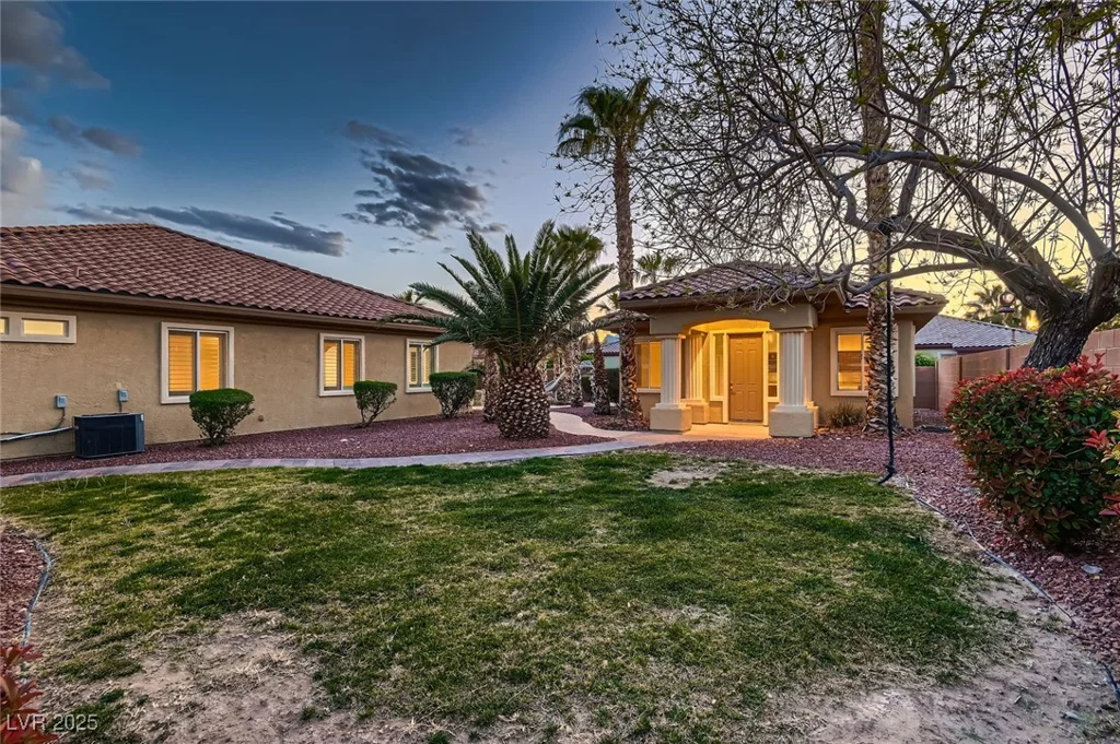 7521 Prancing Pony, Las Vegas, NV 89131