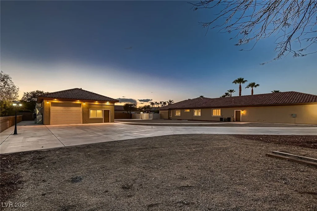 7521 Prancing Pony, Las Vegas, NV 89131