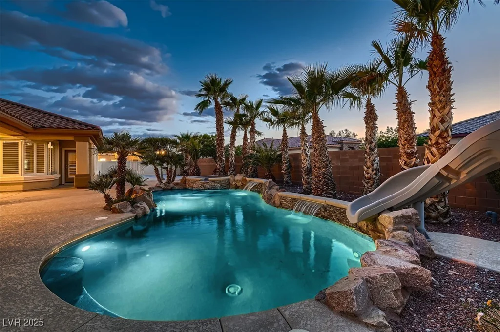 7521 Prancing Pony, Las Vegas, NV 89131