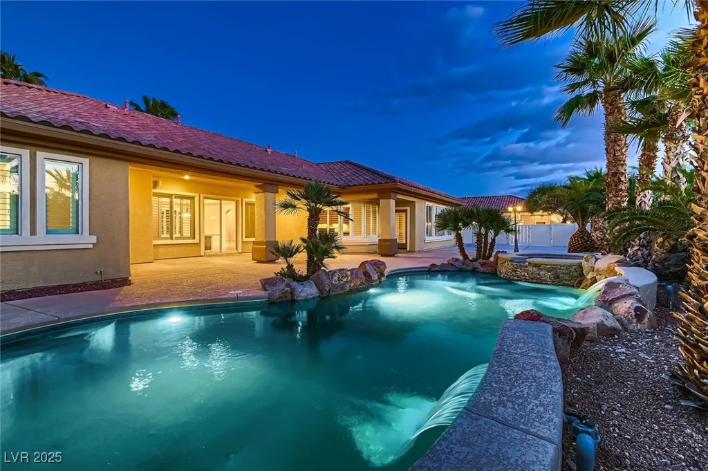 7521 Prancing Pony, Las Vegas, NV 89131