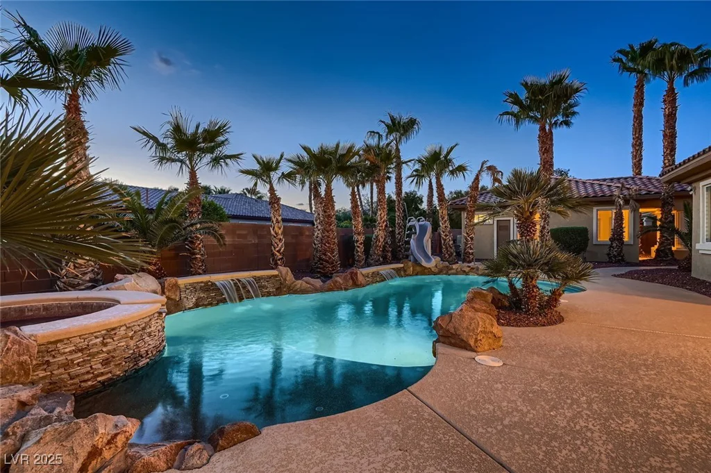 7521 Prancing Pony, Las Vegas, NV 89131