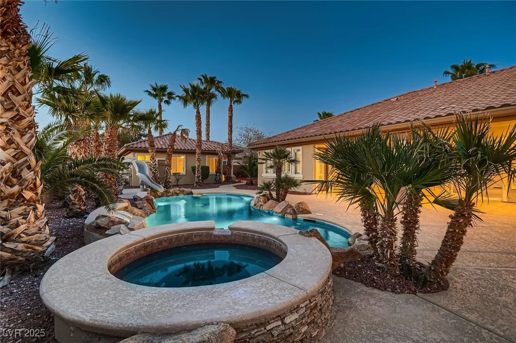 7521 Prancing Pony, Las Vegas, NV 89131