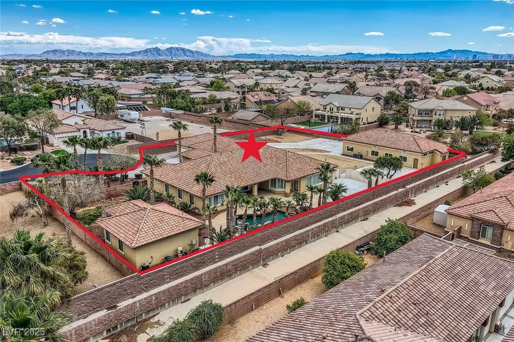 7521 Prancing Pony, Las Vegas, NV 89131