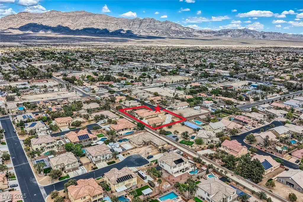 7521 Prancing Pony, Las Vegas, NV 89131