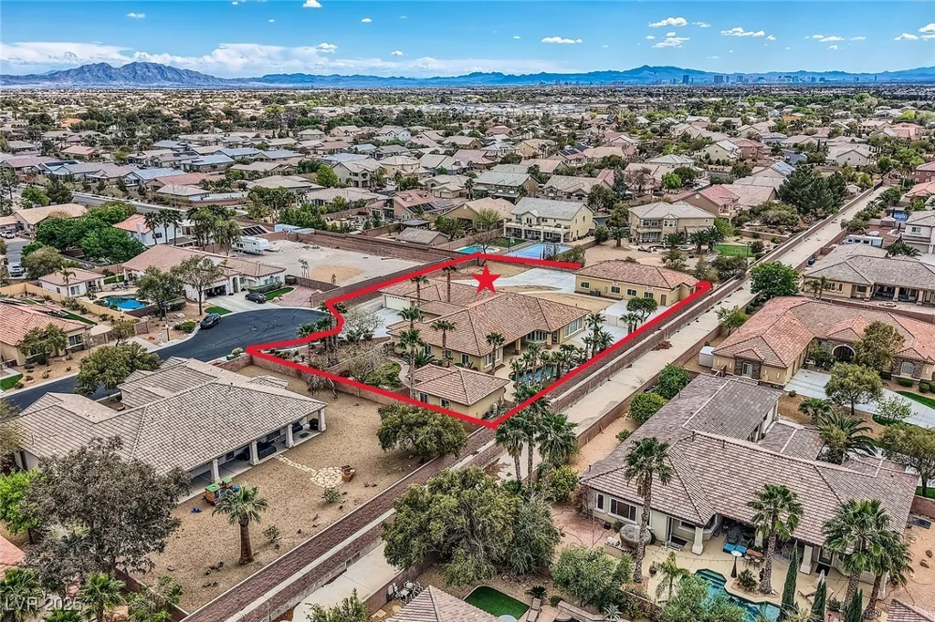 7521 Prancing Pony, Las Vegas, NV 89131