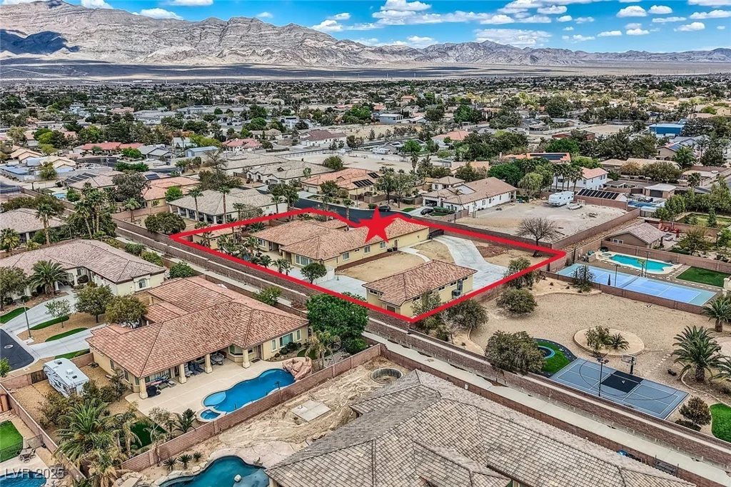 7521 Prancing Pony, Las Vegas, NV 89131