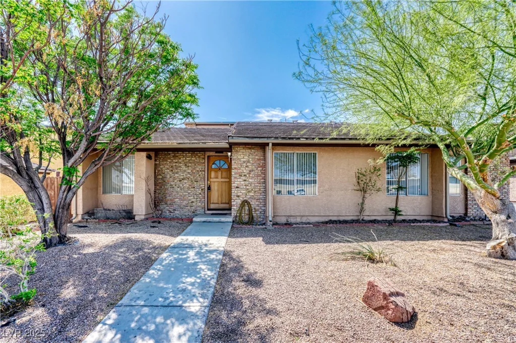 1501 Living Desert, Las Vegas, NV 89119