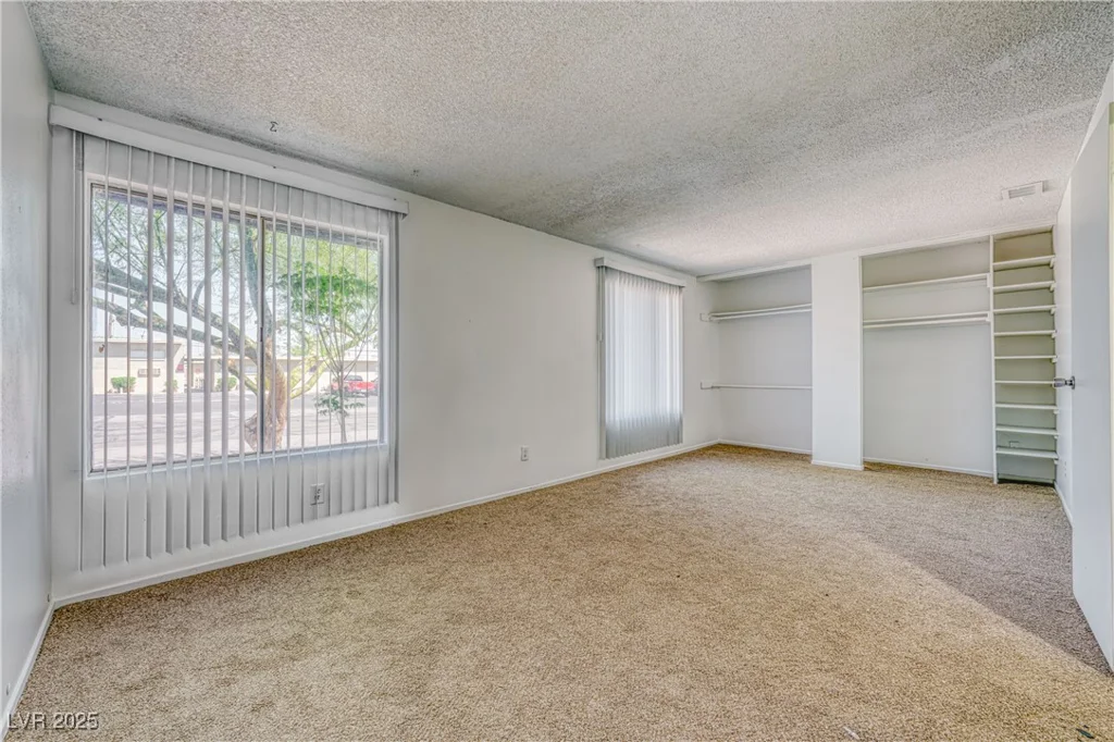 1501 Living Desert, Las Vegas, NV 89119