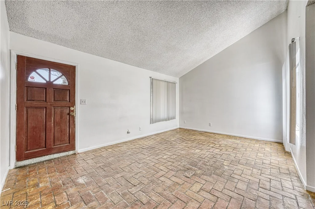 1501 Living Desert, Las Vegas, NV 89119