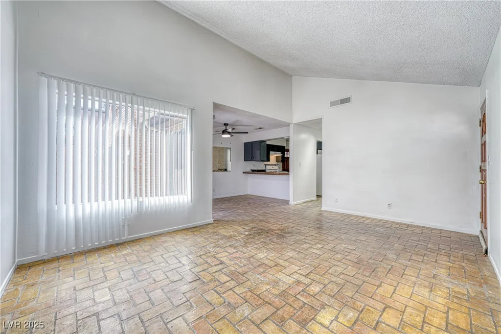 1501 Living Desert, Las Vegas, NV 89119