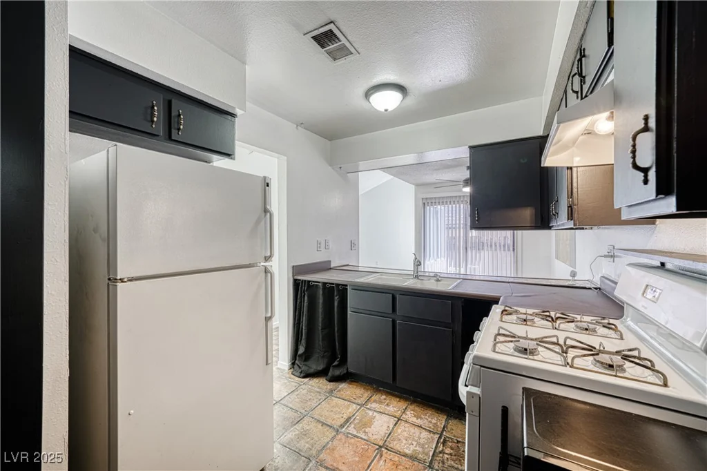 1501 Living Desert, Las Vegas, NV 89119
