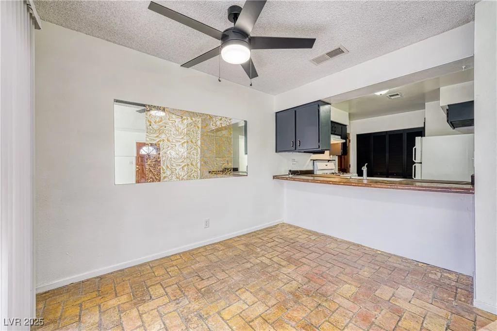 1501 Living Desert, Las Vegas, NV 89119