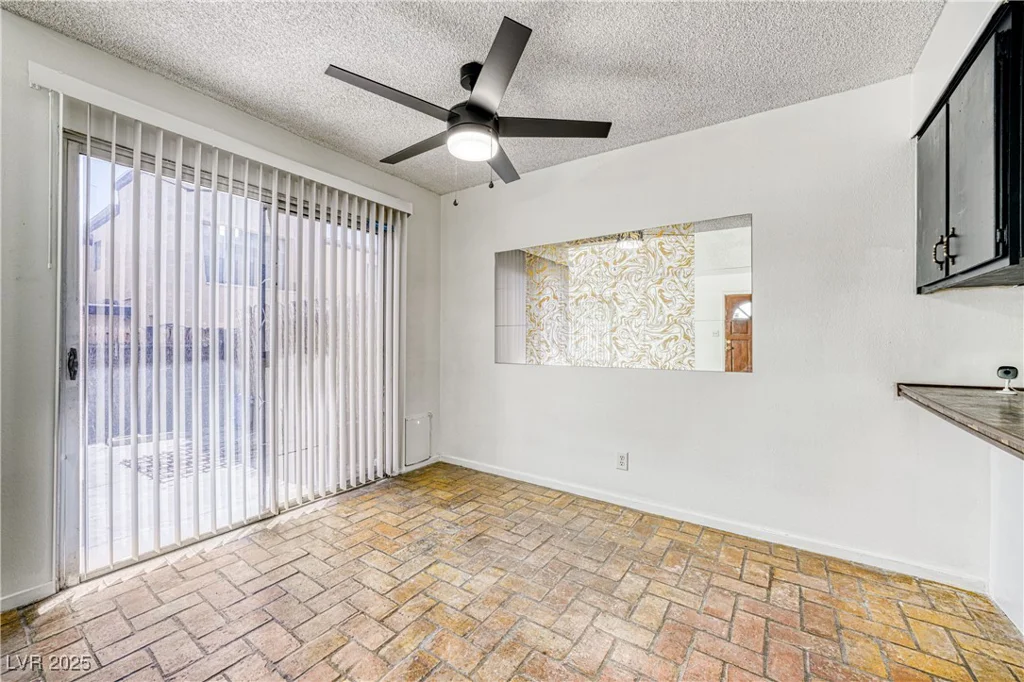 1501 Living Desert, Las Vegas, NV 89119