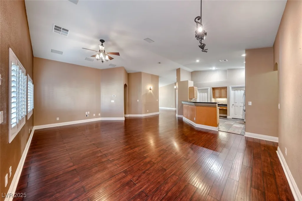 8348 Mountain Destiny, Las Vegas, NV 89131