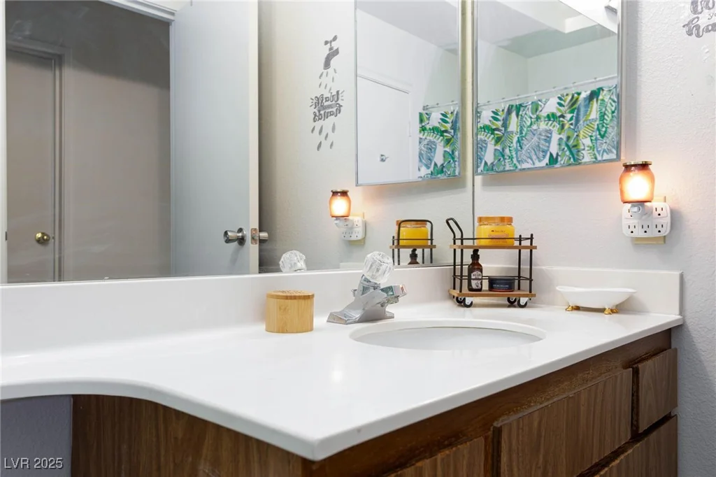 3939 Jontue, Las Vegas, NV 89115