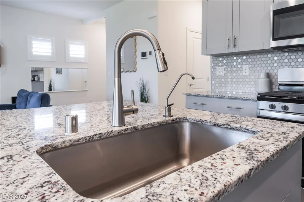 10987 Kingston Fields, Las Vegas, NV 89166