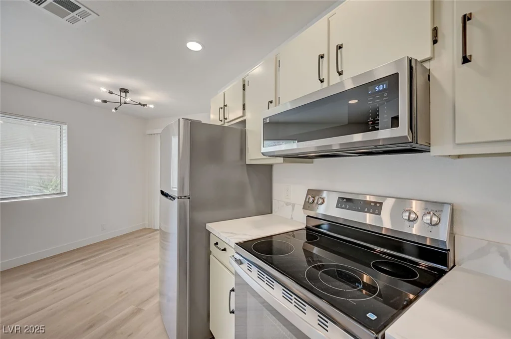 5071 Pioneer, Las Vegas, NV 89146