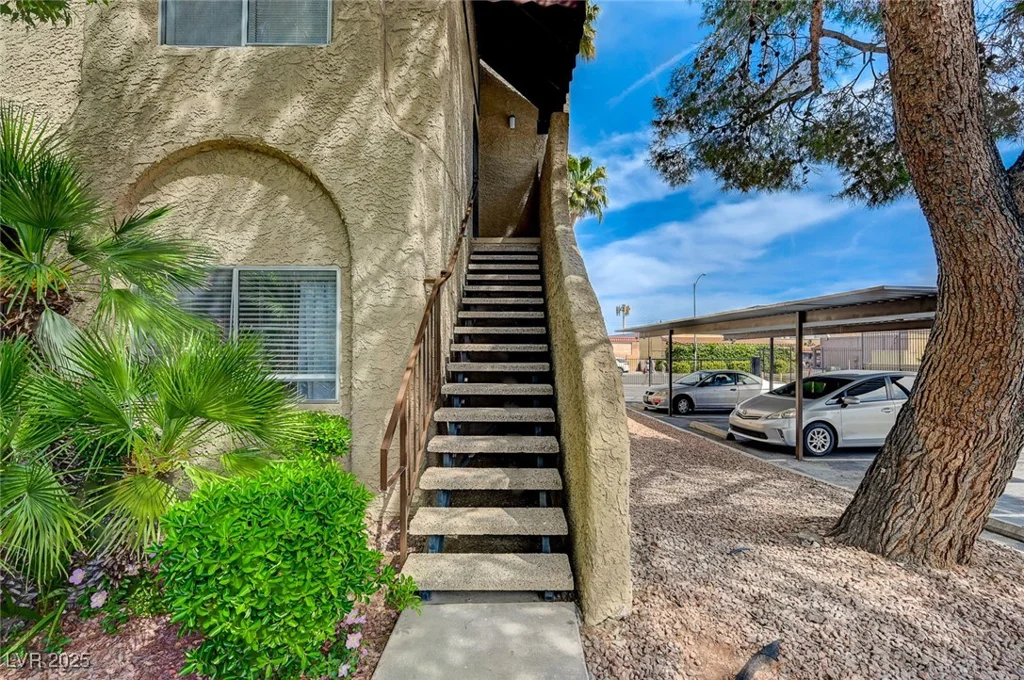 5071 Pioneer, Las Vegas, NV 89146