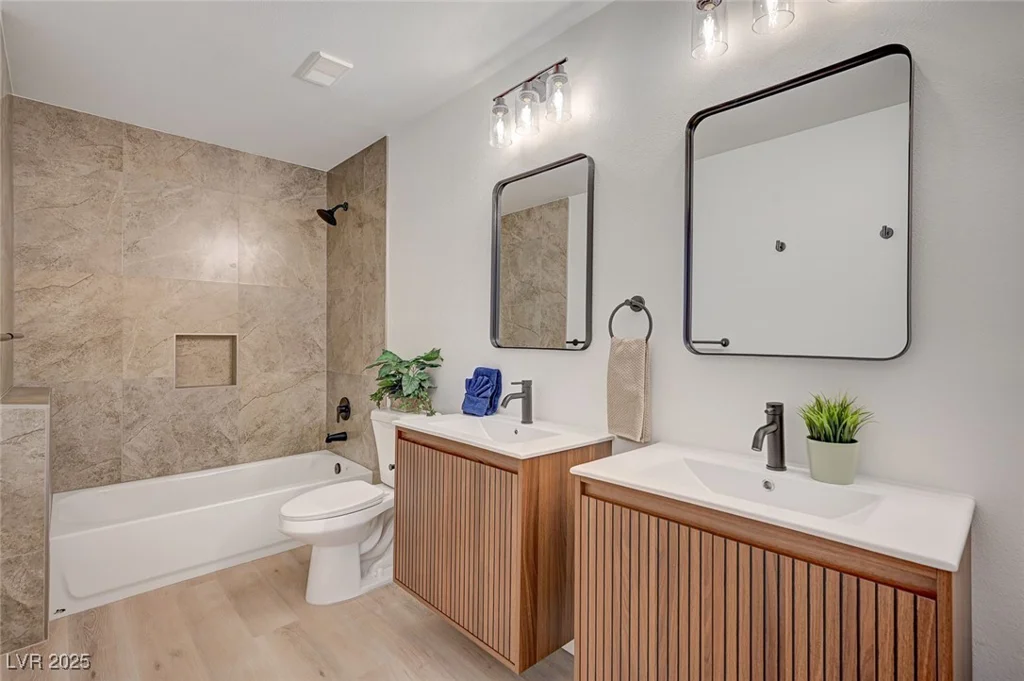 5071 Pioneer, Las Vegas, NV 89146