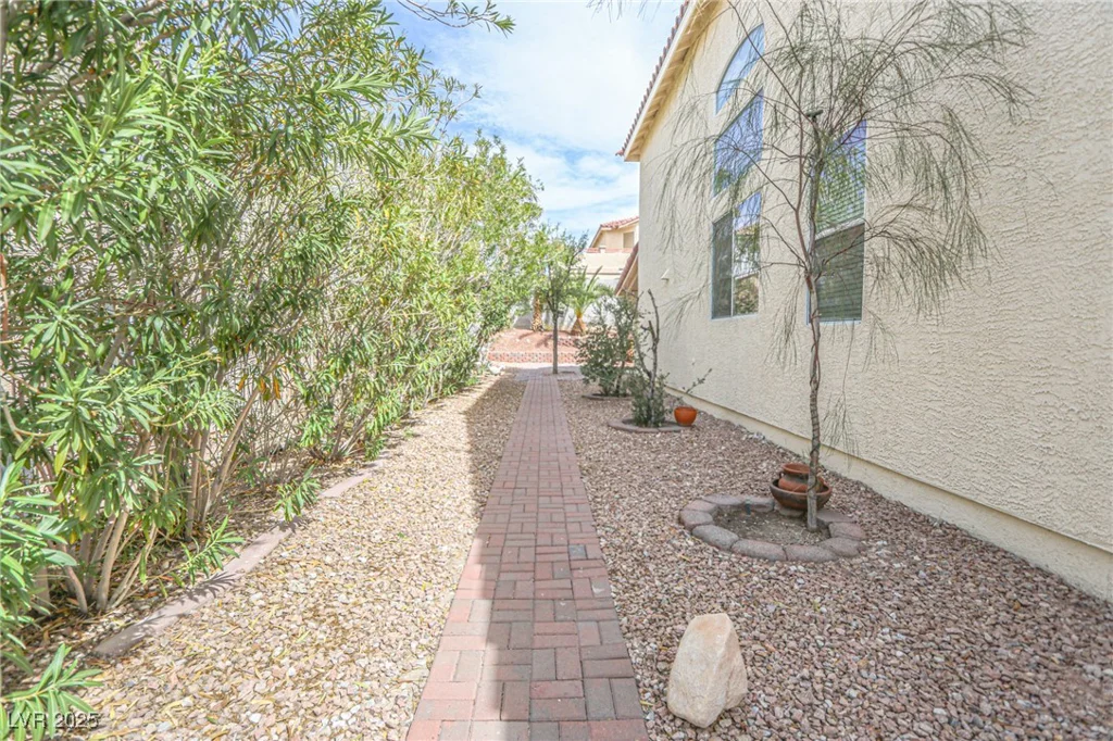 6630 Cave Rock, Las Vegas, NV 89110