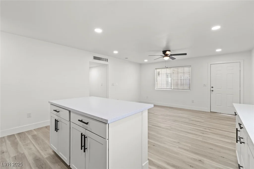 724 9th, Las Vegas, NV 89101