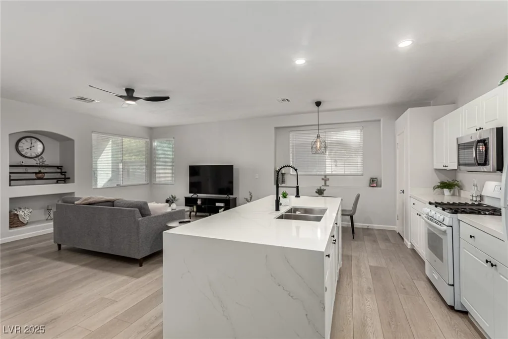 7628 Picnic, Las Vegas, NV 89131