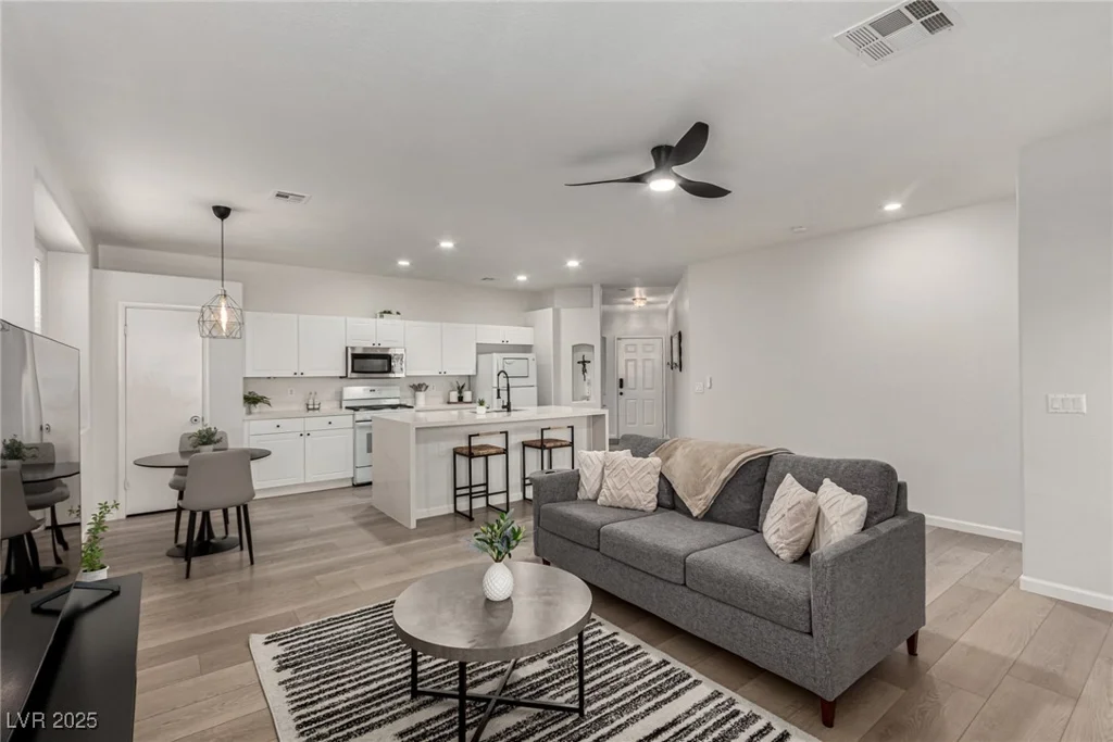 7628 Picnic, Las Vegas, NV 89131