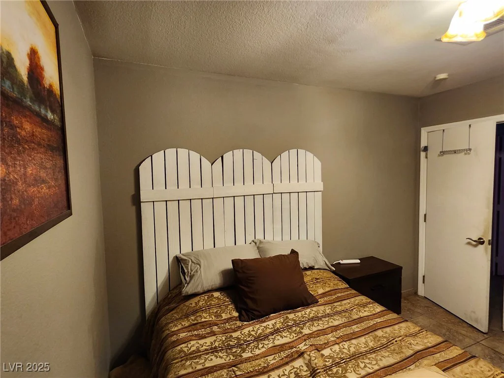 1812 Ivanhoe, Las Vegas, NV 89102