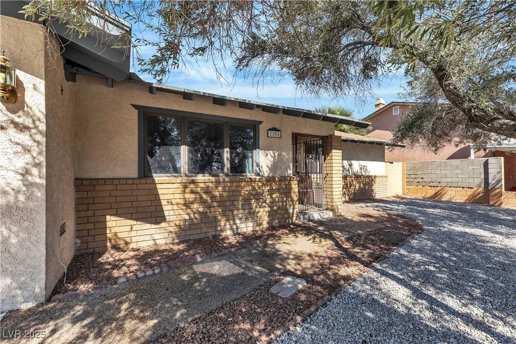 2204 Monterey, Las Vegas, NV 89104