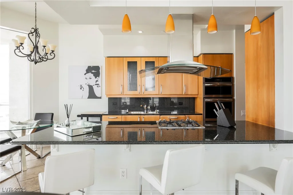 2747 Paradise, Las Vegas, NV 89109