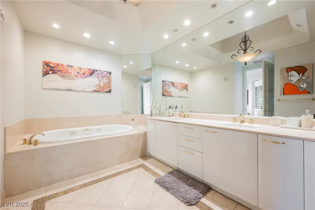 2747 Paradise, Las Vegas, NV 89109