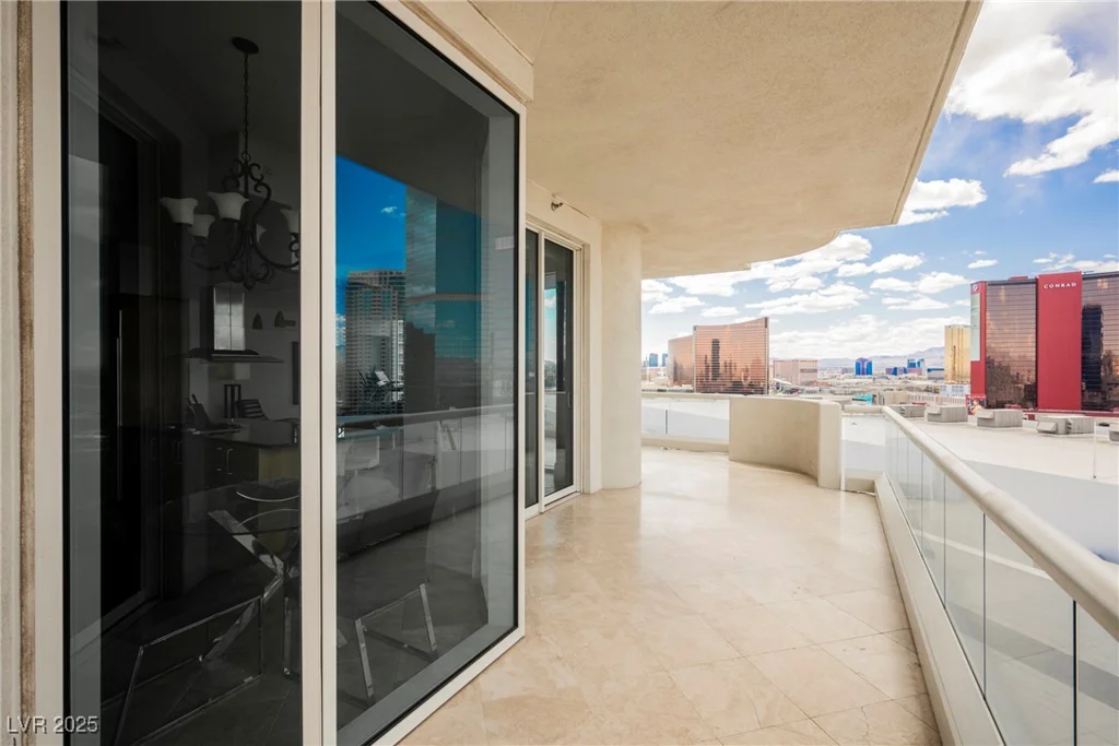 2747 Paradise, Las Vegas, NV 89109