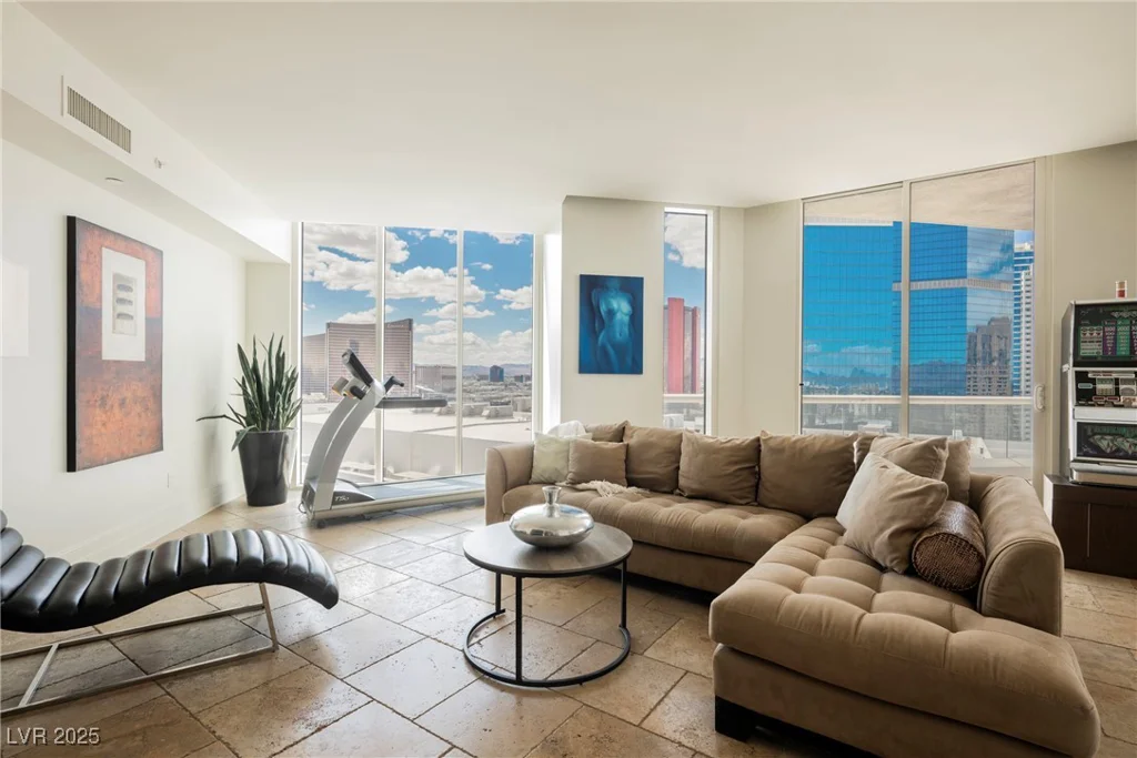2747 Paradise, Las Vegas, NV 89109