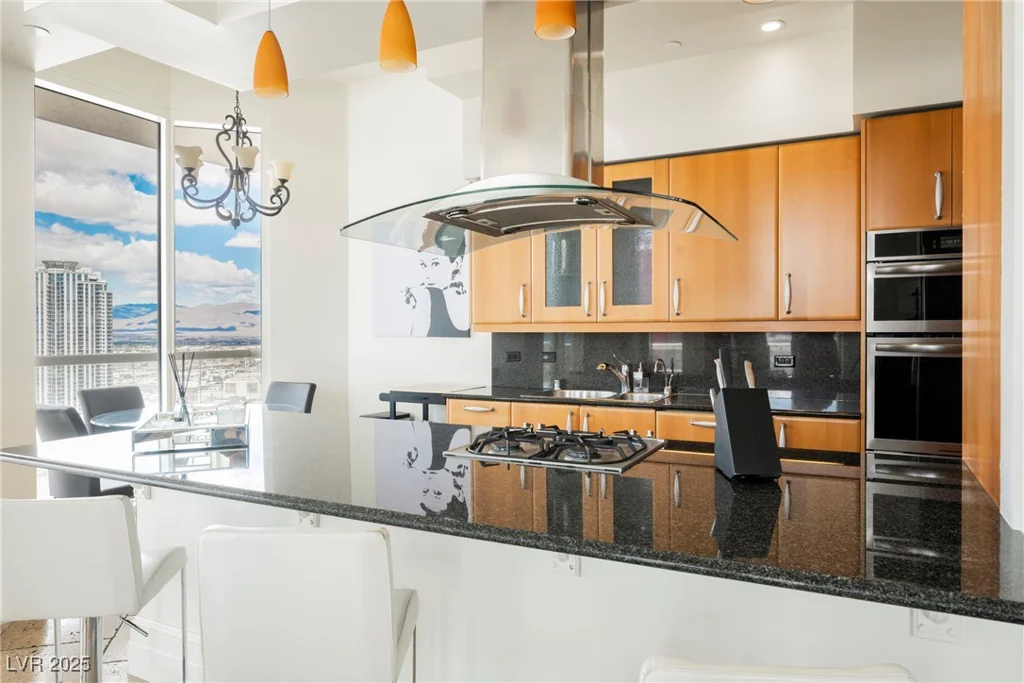 2747 Paradise, Las Vegas, NV 89109