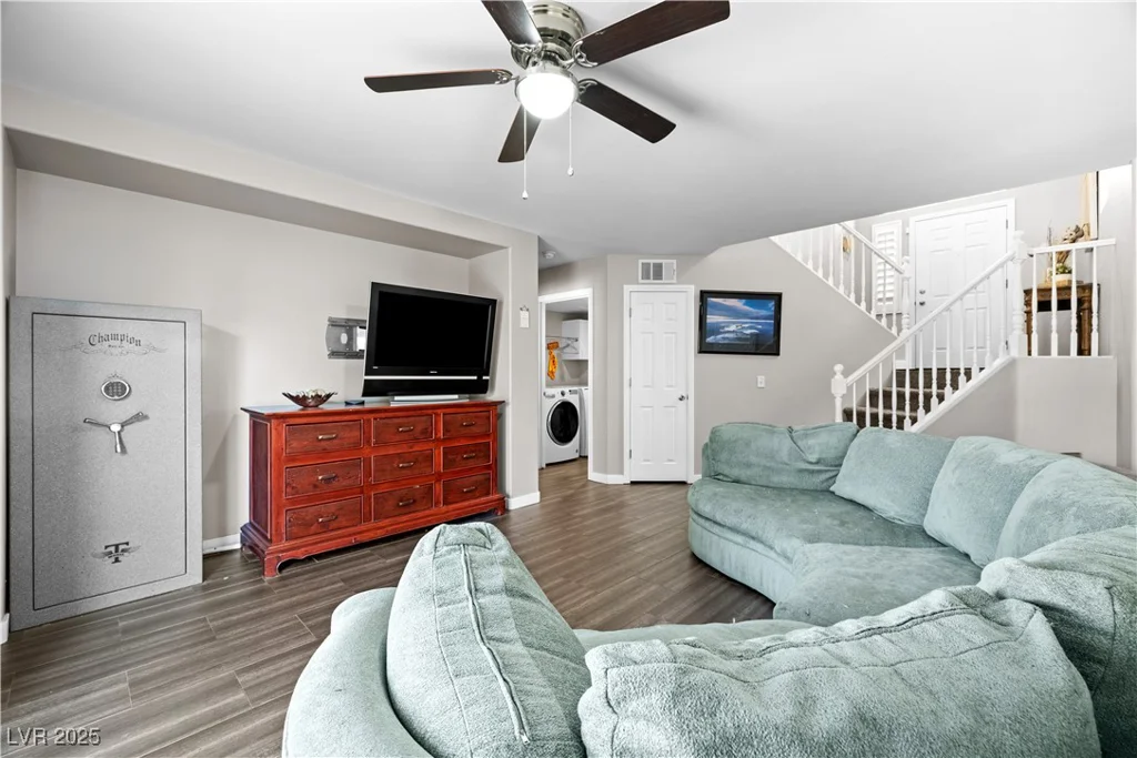 1922 Pyle, Las Vegas, NV 89183