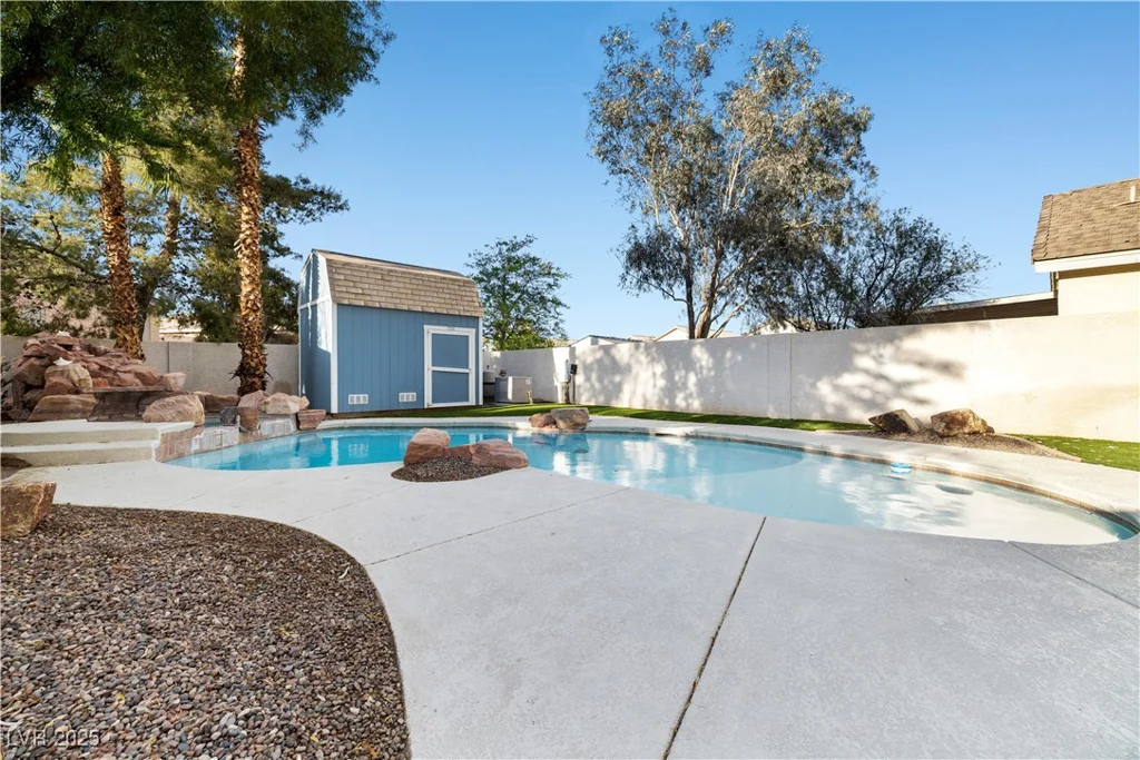 1922 Pyle, Las Vegas, NV 89183