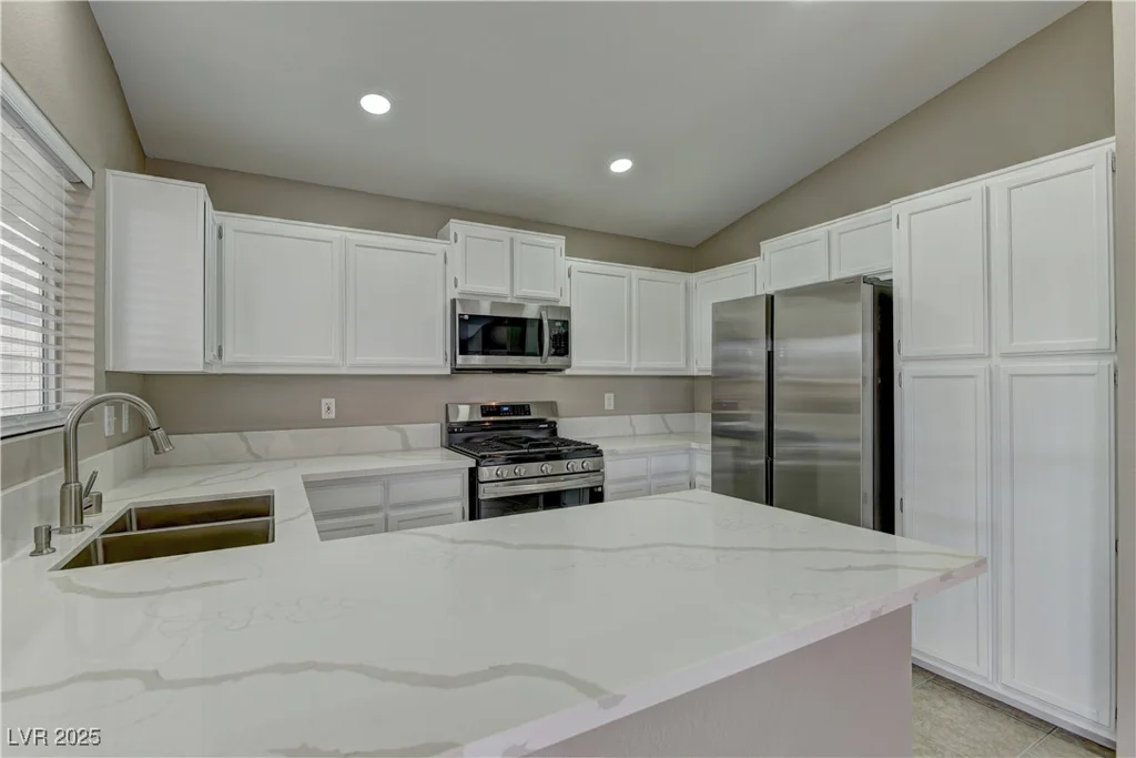 8121 Heavenly Star, Las Vegas, NV 89128