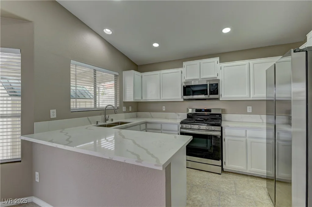 8121 Heavenly Star, Las Vegas, NV 89128